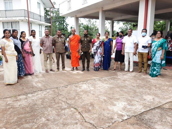 A "Rural Fair" to uplift rural entrepreneurs at Diyagama Salavanodyanarama Temple (2022-12-24)